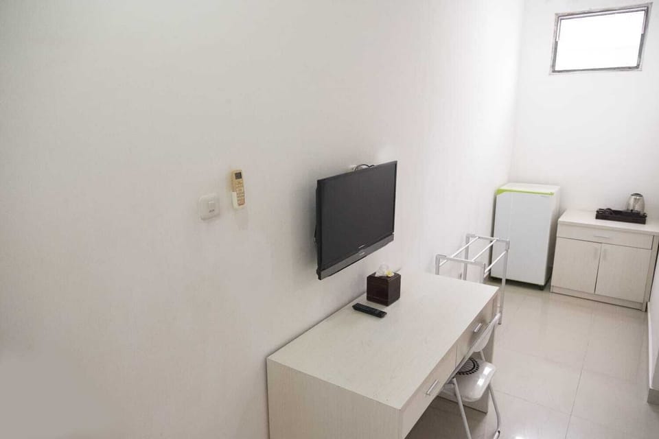 Superior Room, 1 Queen Bed | Desk, laptop workspace, free WiFi, bed sheets