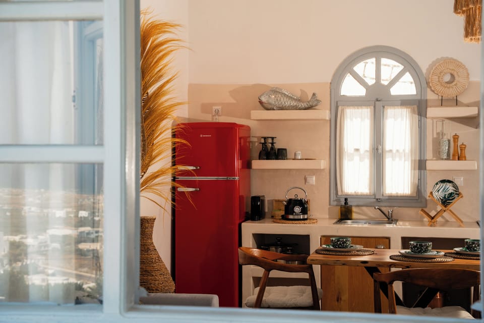 Executive Suite with Sea View & Jetted Tub | In-room safe, free WiFi