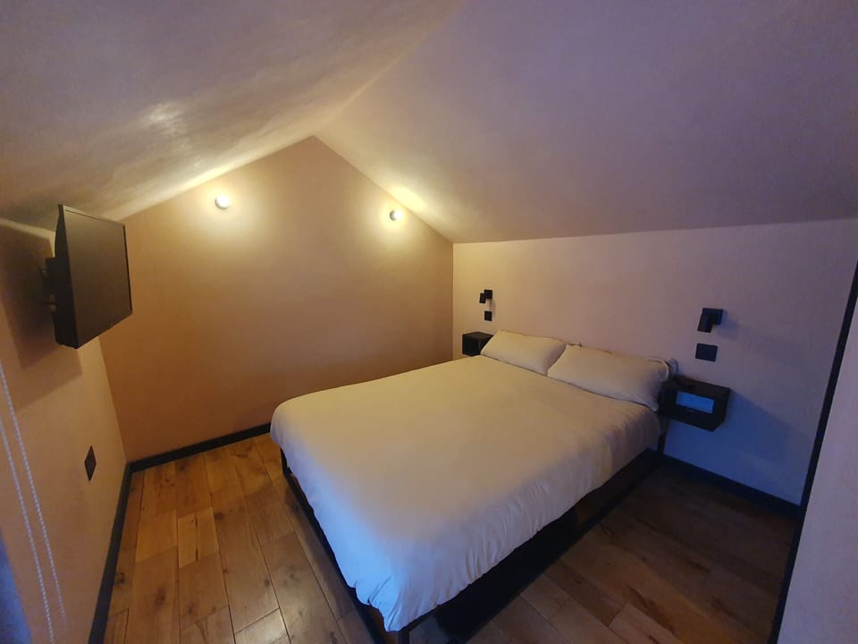 Cabin | 1 bedroom, iron/ironing board, free WiFi, bed sheets