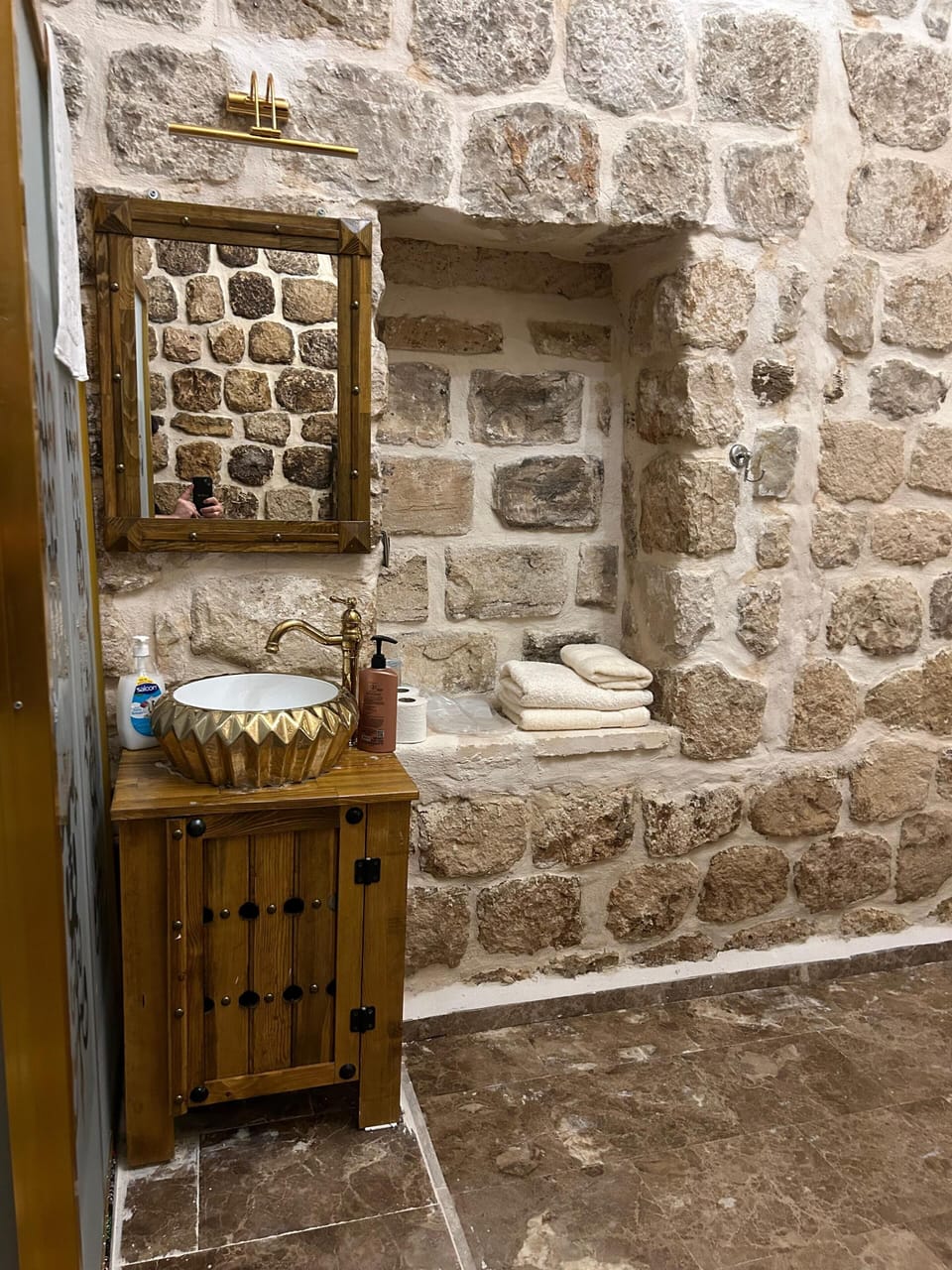 Premium Double Room | Bathroom | Shower, rainfall showerhead, slippers, towels