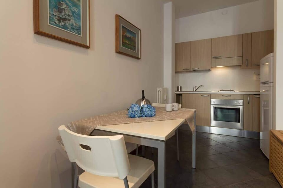 living room Galleria Roma Studio - Solo Affitti Brevi large studio apartment in the historic center, with fully equipped kitchen