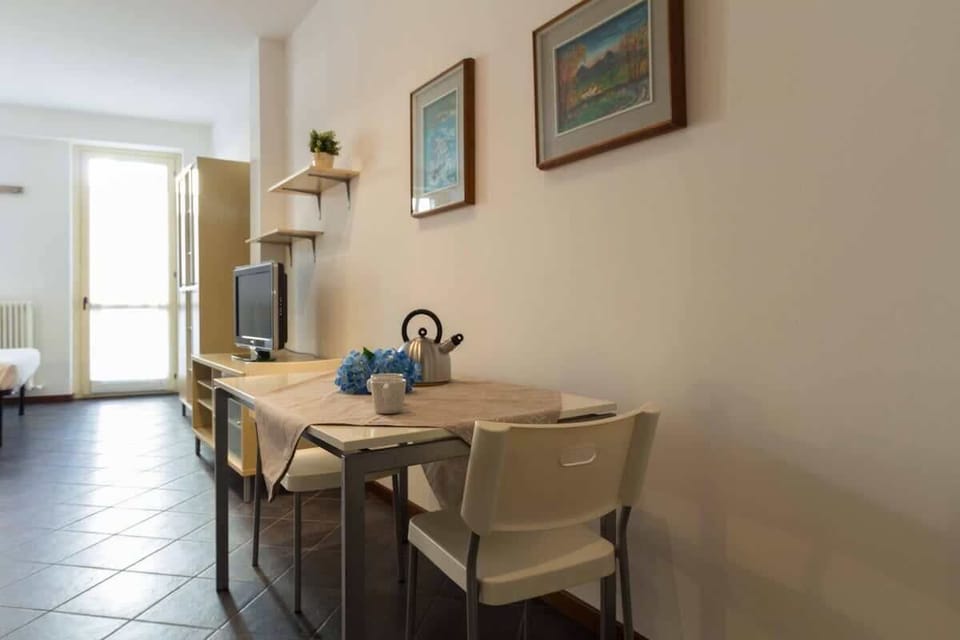 living room Galleria Roma Studio - Solo Affitti Brevi large studio apartment in the historic center, free wifi
