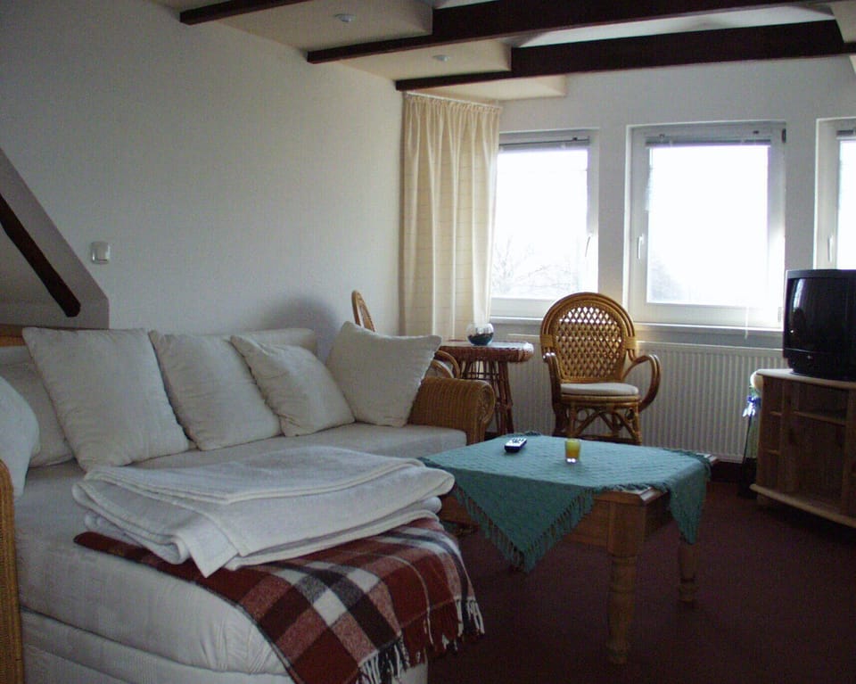 Romantic Studio | Living area