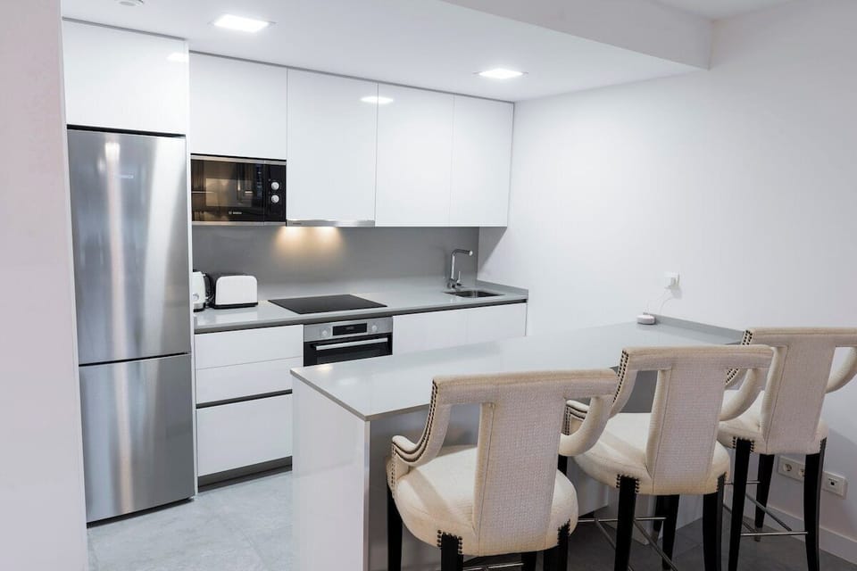 Kitchen with kitchen island