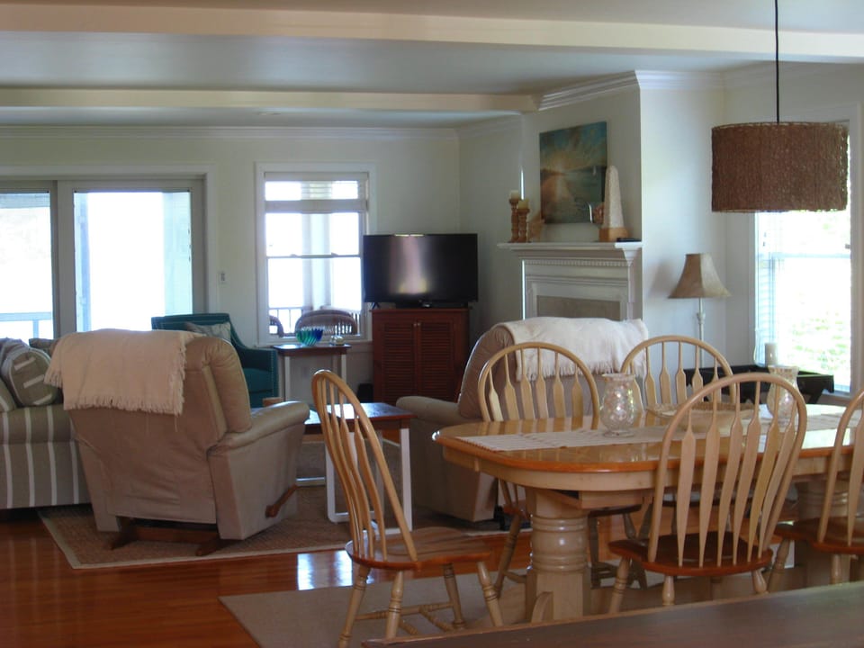 Look outside for a waterview from the kitchen!!