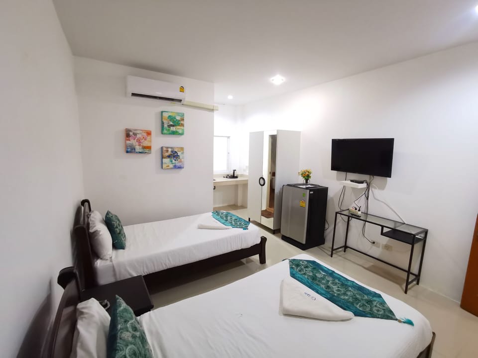 Standard Twin Room | Premium bedding, WiFi (free), individually furnished, bed sheets
