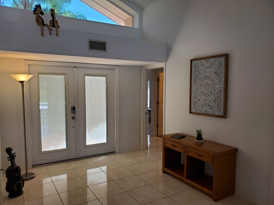 Entryway at Lakes View
