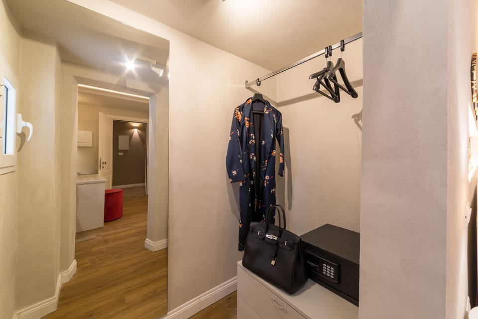 Superior Double Room | Minibar, desk, iron/ironing board (on request), WiFi (free)
