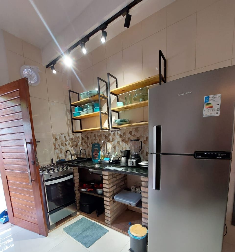 Comfort Suite | Private kitchen | Fridge, microwave, oven, blender