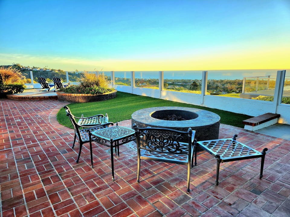 Very peaceful❤ Heated, Private pool & jacuzzi with oceanview.