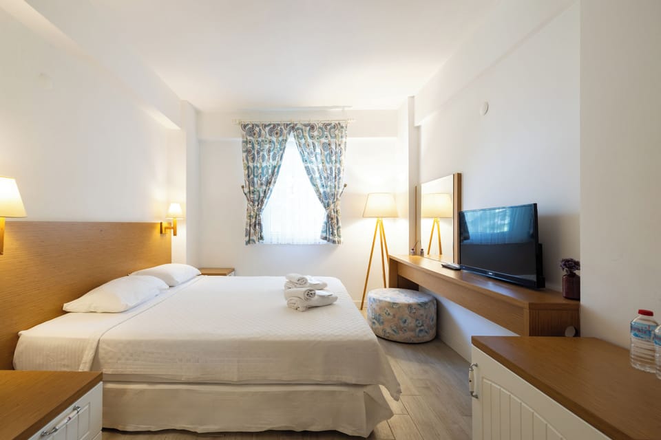 Minibar, in-room safe, desk, blackout drapes