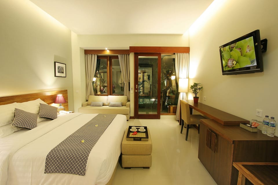 Deluxe Double Room, Pool View | In-room safe, desk, free WiFi
