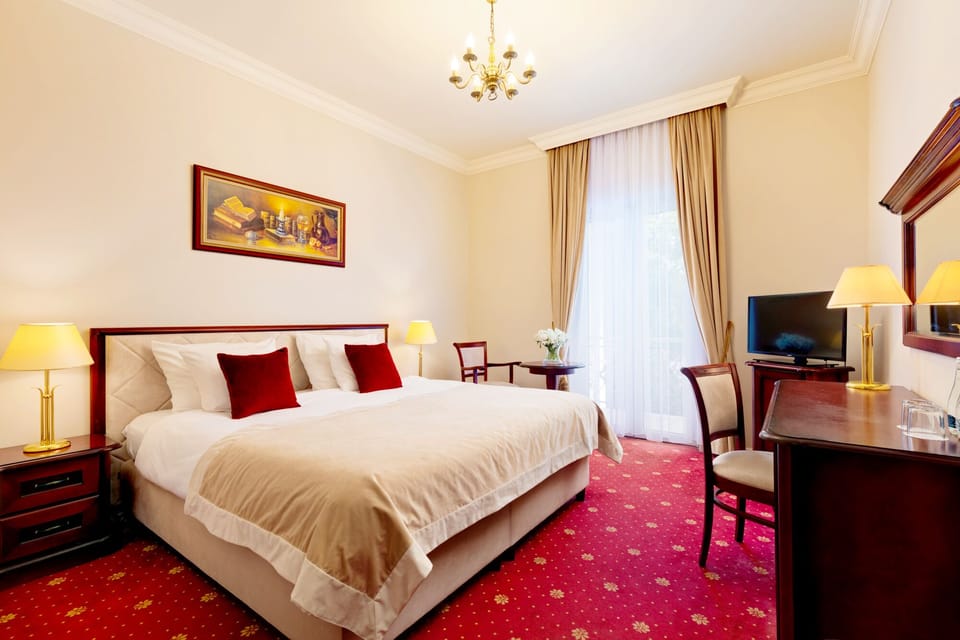 Desk, rollaway beds, free WiFi, bed sheets