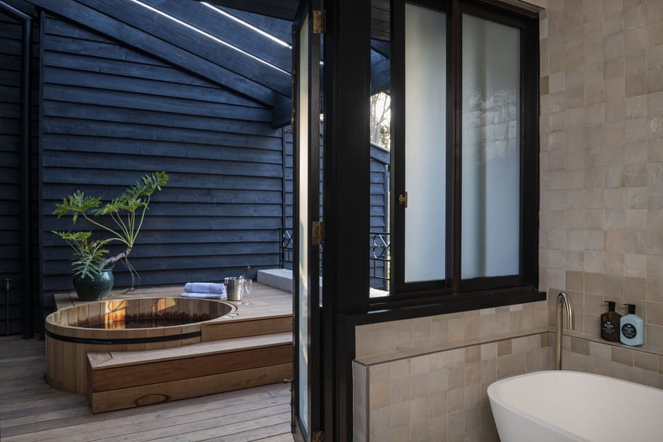 Private spa tub