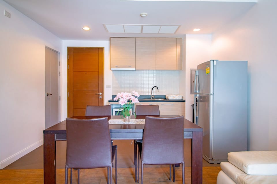 2 Bedrooms Apartment on 1st Floor | Private kitchen | Full-size fridge, microwave, stovetop, coffee/tea maker
