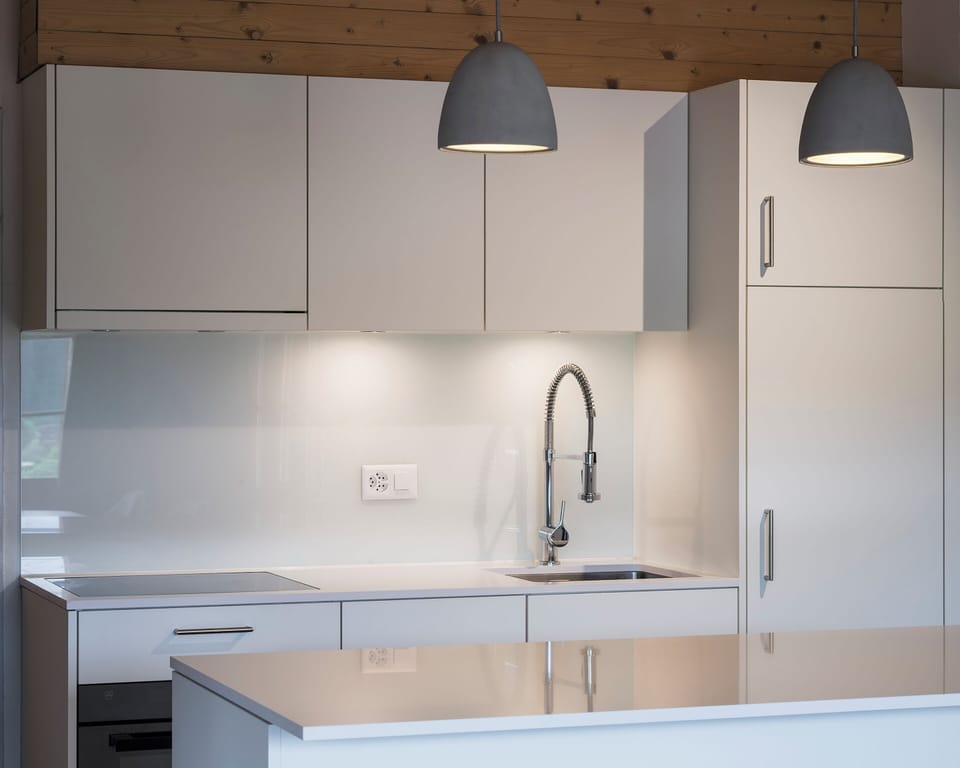 Deluxe Studio Suite | Private kitchen | Espresso maker, coffee/tea maker