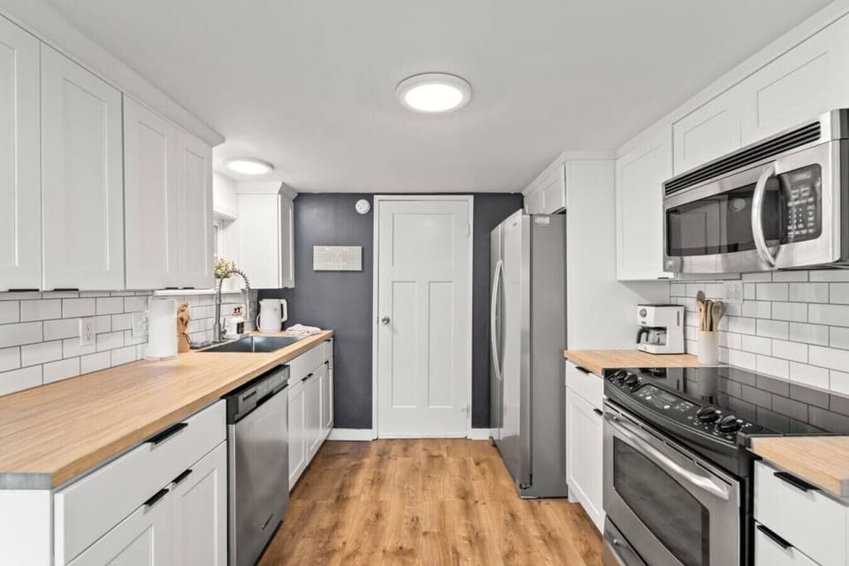 Enjoy a full supplied kitchen to prepare your meals! Just bring the food!