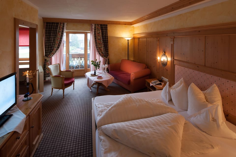 Family Room | Hypo-allergenic bedding, minibar, in-room safe, desk