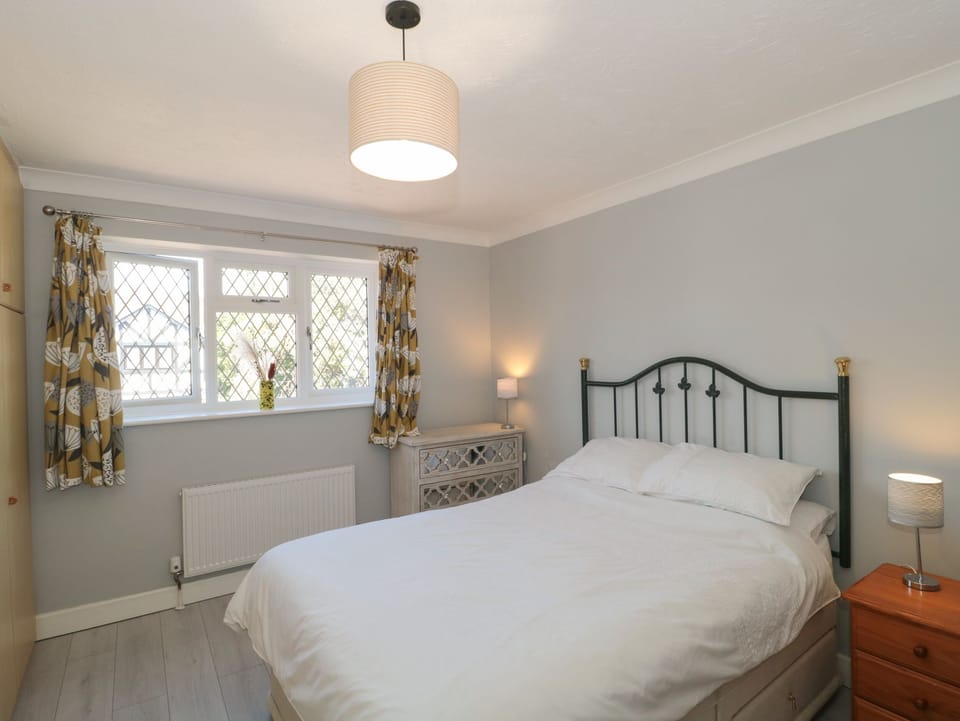 1 Charlotte Close Cottage in Poole