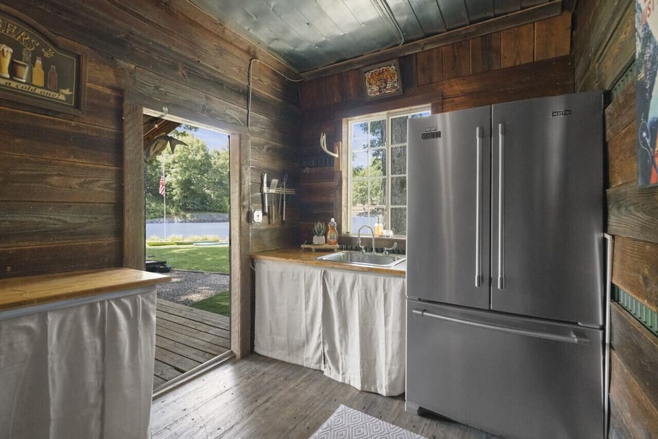 Outdoor Refrigerator/Sink