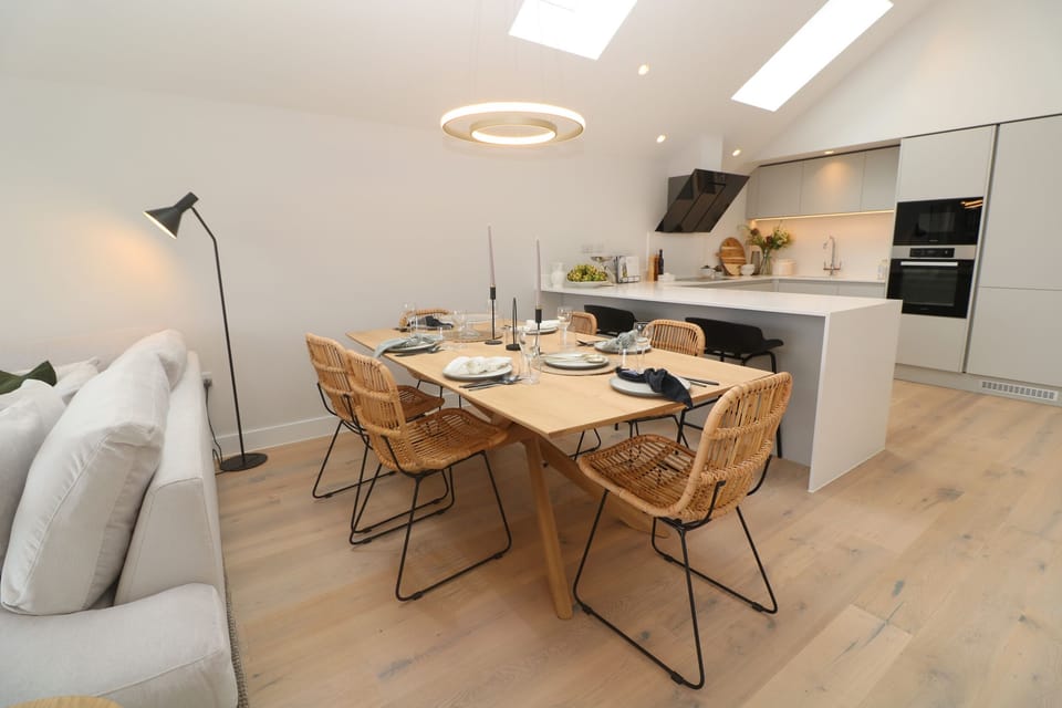 Cottage | Private kitchen | Fridge, dishwasher, electric kettle, toaster