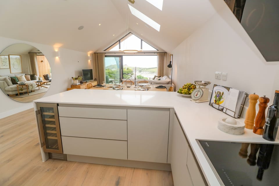 Cottage | Private kitchen | Fridge, dishwasher, electric kettle, toaster