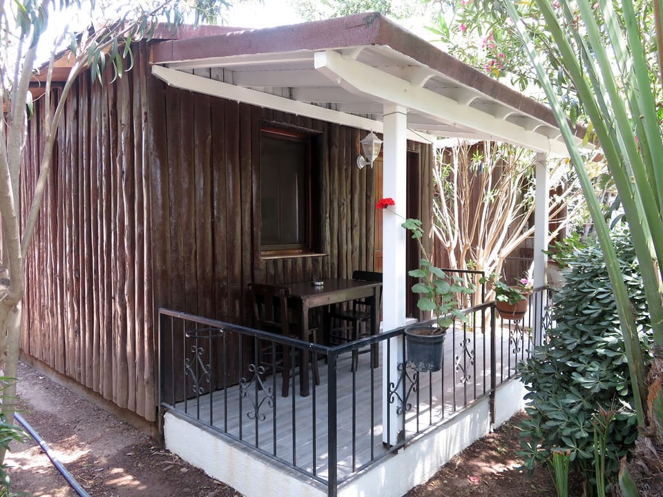 Classic Double Room | Laptop workspace, blackout drapes, travel crib, WiFi (free)