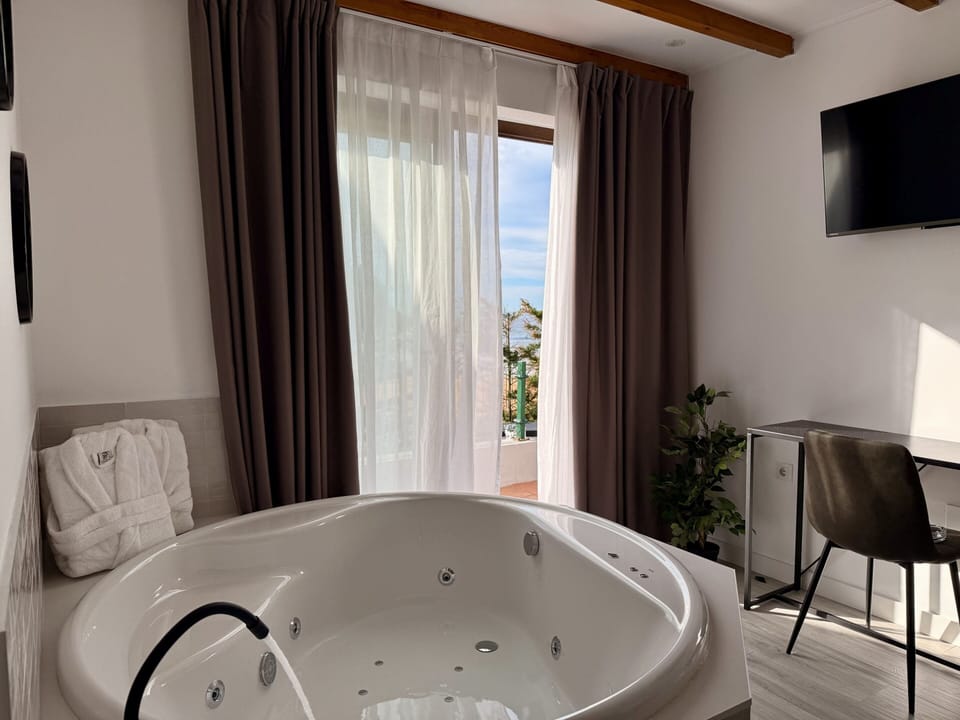 Exclusive Double Room, Hot Tub, Ocean View (terraza) | Terrace/patio