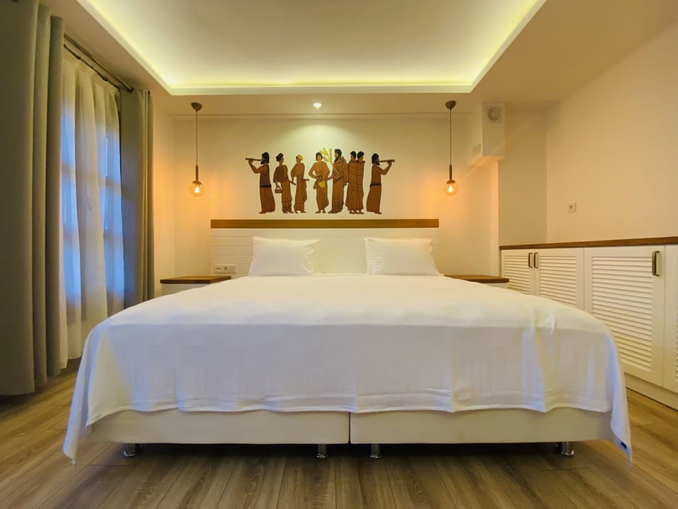 Exclusive Double or Twin Room | Premium bedding, minibar, in-room safe, desk