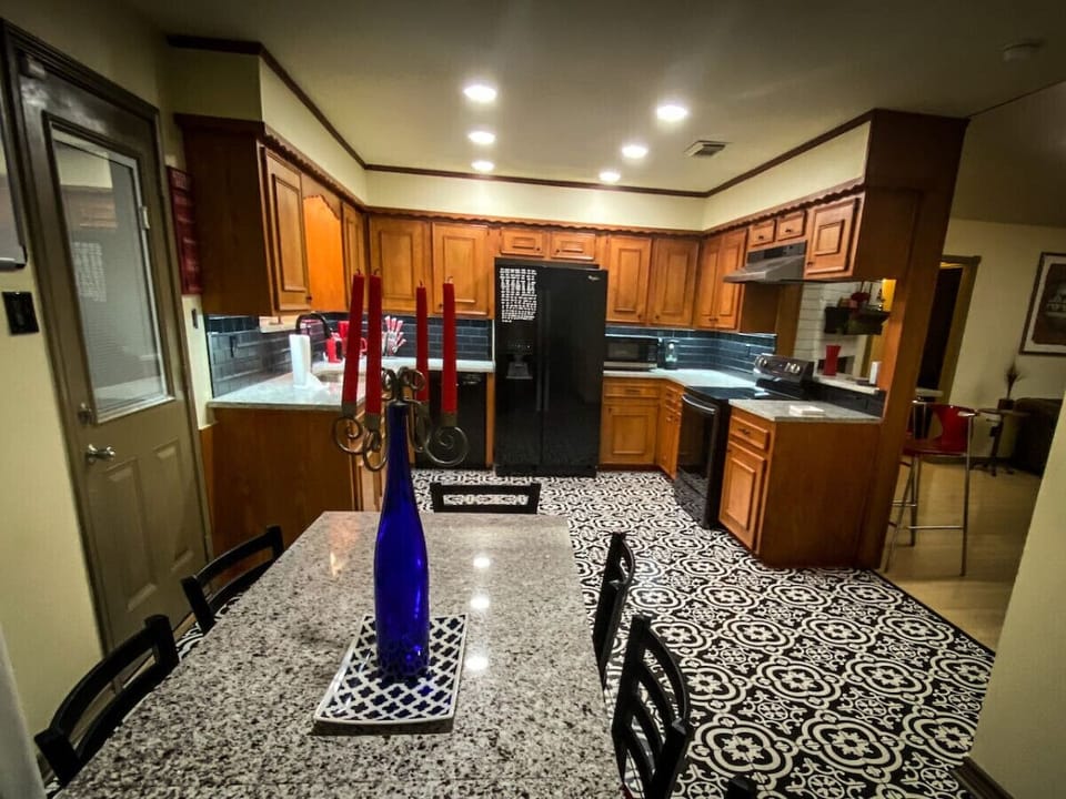 Kitchen & dinning room