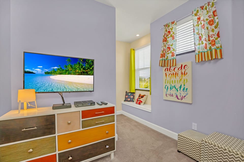 Beautiful 3 bed 3 bath townhome located in Serenity