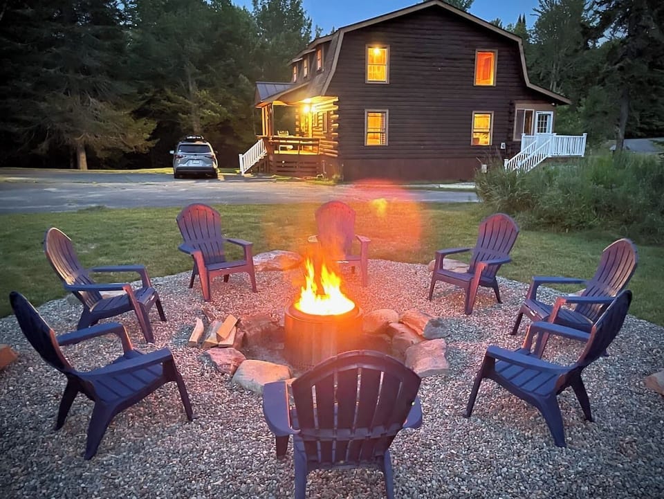 Experience cozy evenings under the stars with our Solo Stove firepit!
