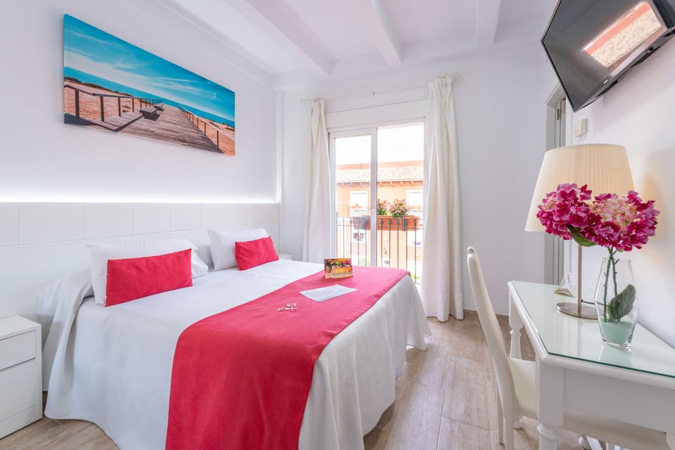 In-room safe, desk, laptop workspace, free WiFi
