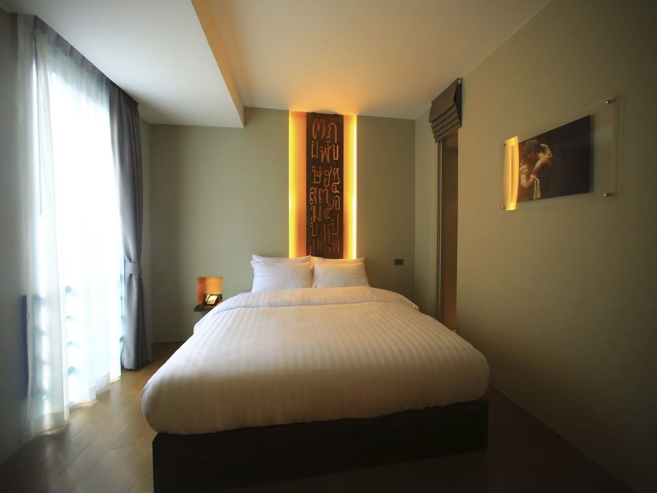 Deluxe Room | In-room safe, desk, blackout drapes, free WiFi
