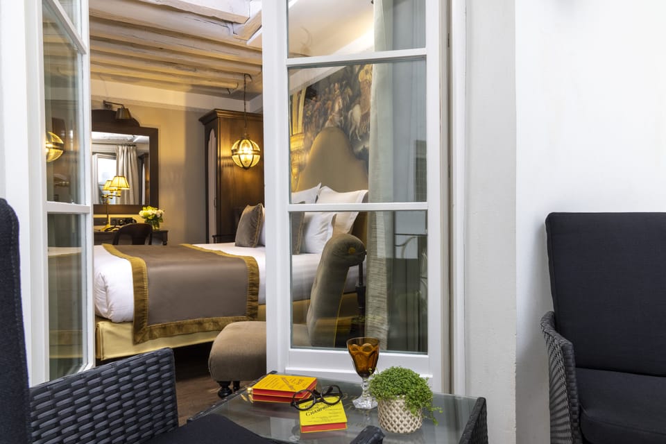 Premium bedding, pillowtop beds, minibar, in-room safe