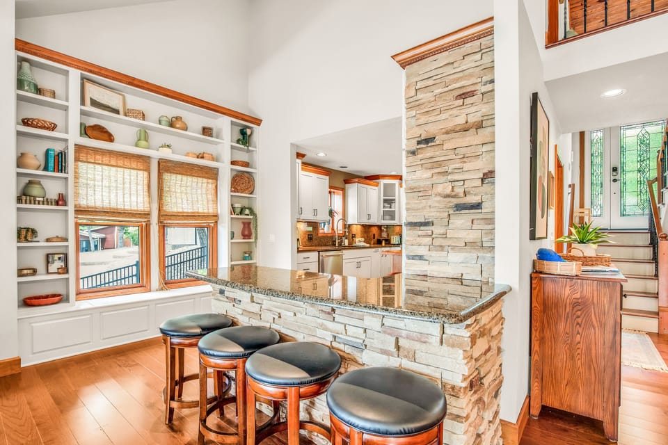Breakfast Bar Seating in Kitchen