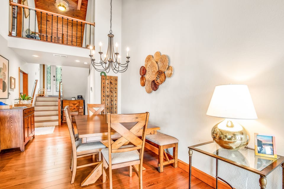 Spacious Dining Area