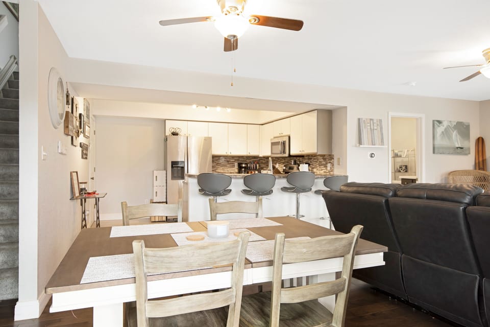 Breakfast Bar Seating open to Kitchen