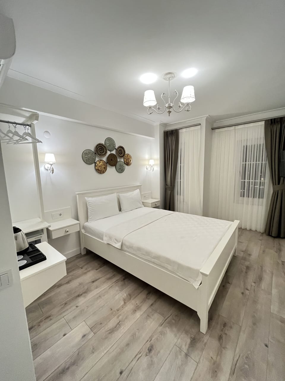 Deluxe Room, Sea View | Minibar (some free items), WiFi (free), individually decorated