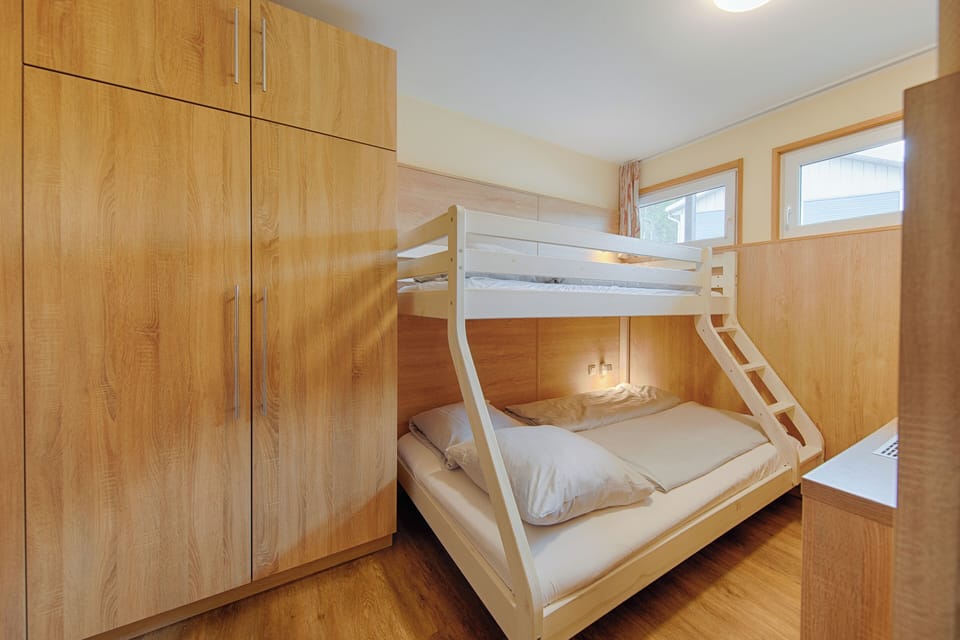 Family Room | Free WiFi, bed sheets