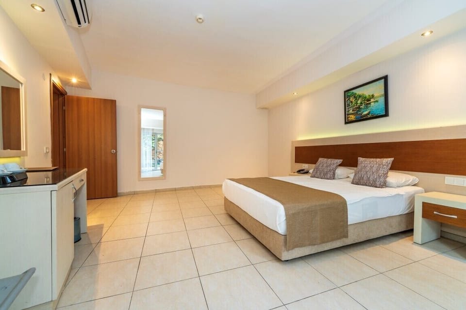 Family Room | Soundproofing, bed sheets