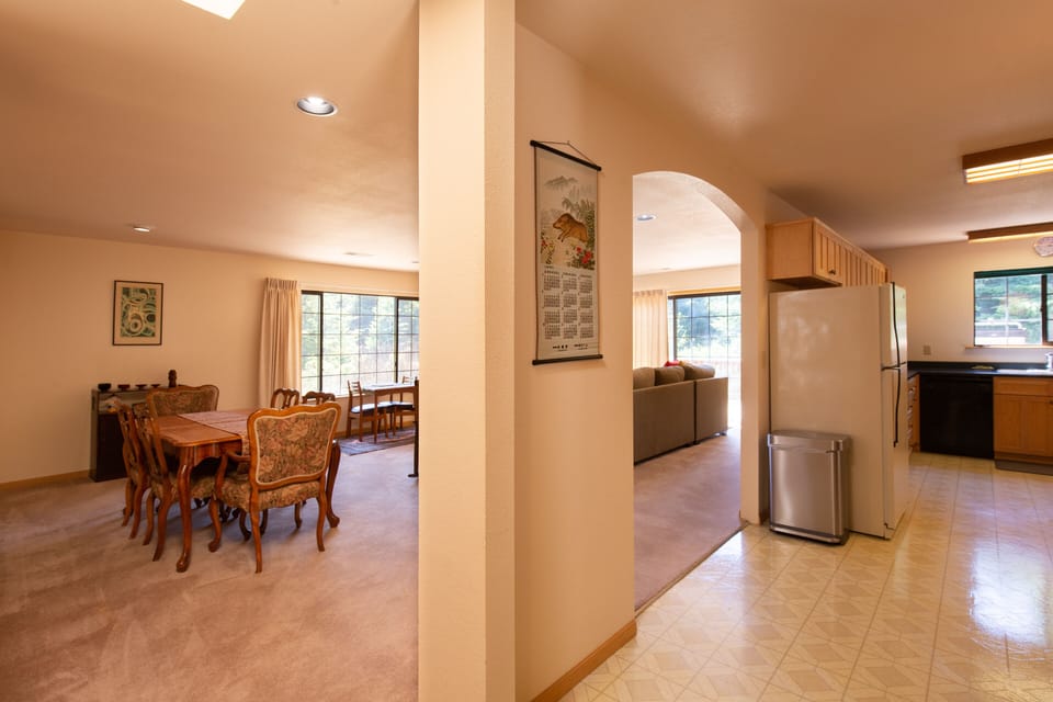 Open floor plan lends itself to family gathering!
