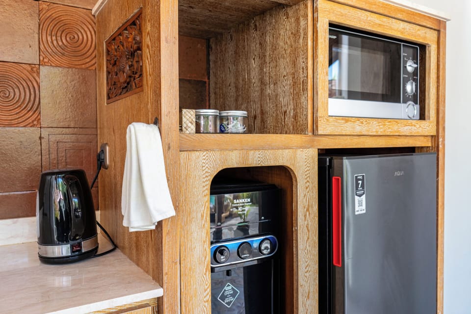 Mini-refrigerator
