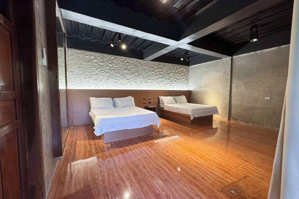 Deluxe Quadruple Room | Rollaway beds, free WiFi, bed sheets