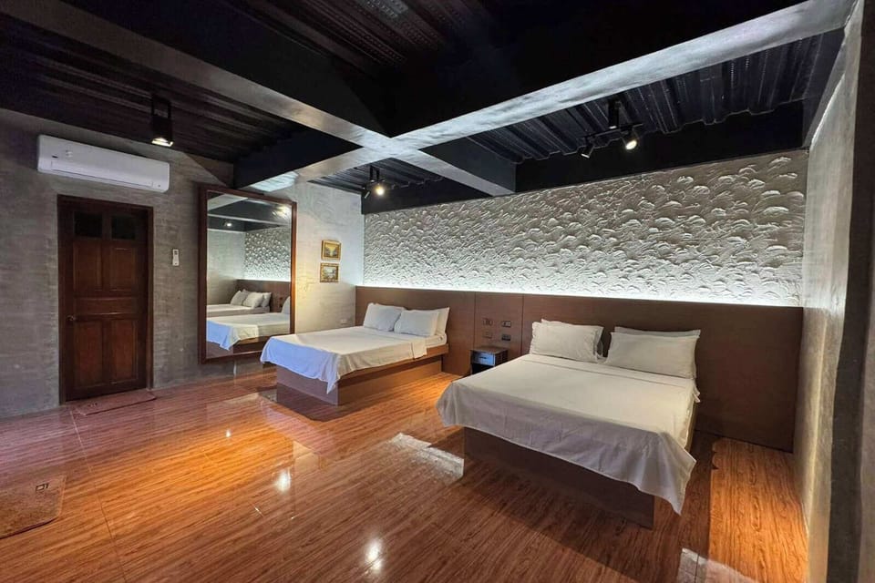 Deluxe Quadruple Room | Rollaway beds, free WiFi, bed sheets