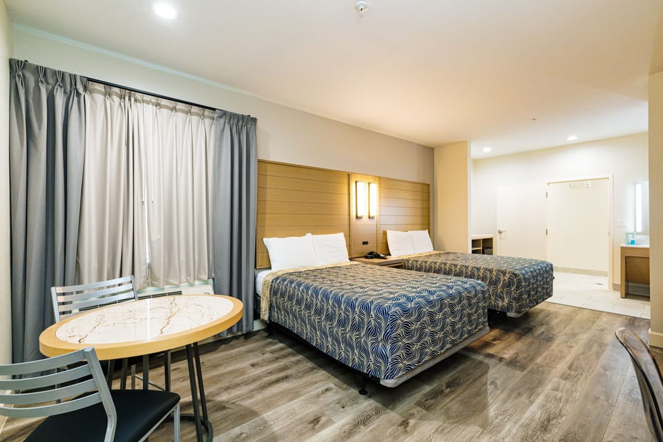 Deluxe Double Room, 2 Double Beds | Premium bedding, pillowtop beds, desk, laptop workspace