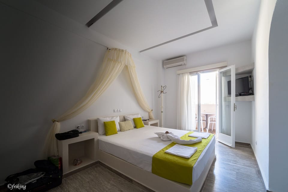 Standard Room | In-room safe, iron/ironing board, free WiFi, bed sheets