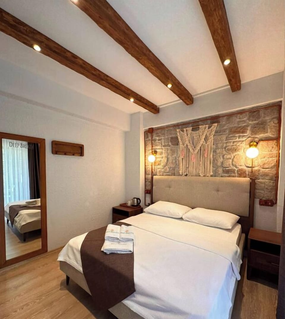 Superior Double Room, 1 Queen Bed, Balcony, Garden View | Premium bedding, minibar, soundproofing, WiFi (free)