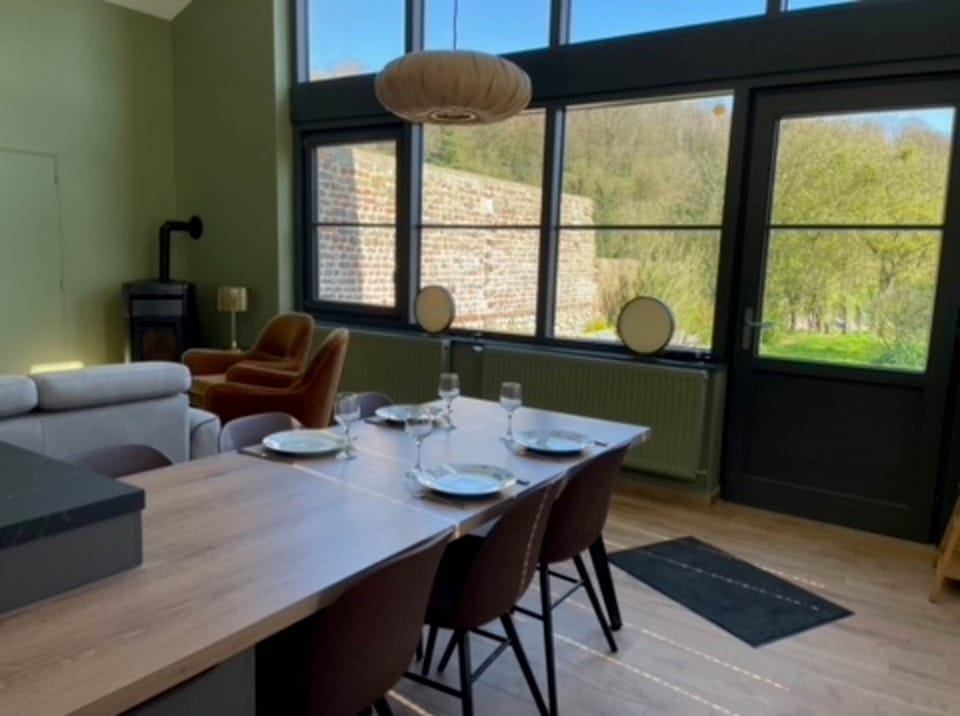 Dans un cadre verdoyant