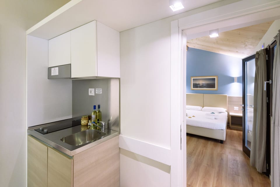 Chalet, 3 Bedrooms (Elba) | Living area | 32-inch LED TV with digital channels, TV